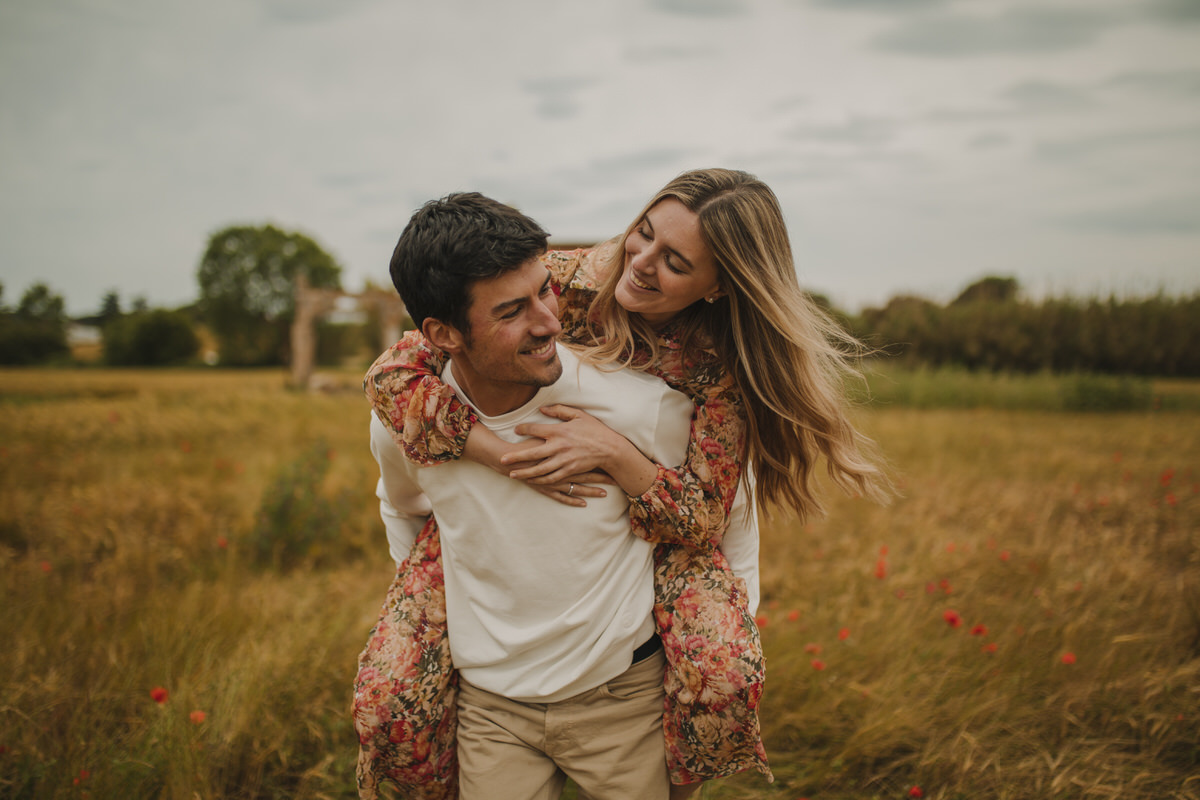 Preboda campo de amapolas