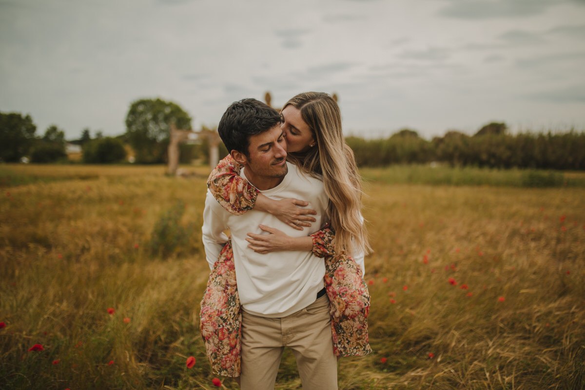 Preboda campo de amapolas
